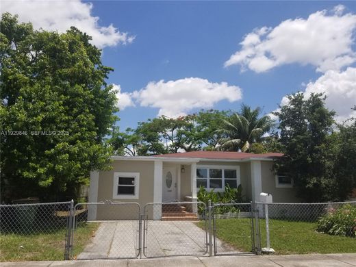 Βίλα σε North Miami, Miami-Dade County