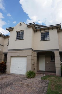 Townhouse in Riviera Beach, Palm Beach