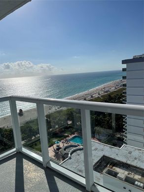Residential complexes in Miami Beach, Miami-Dade