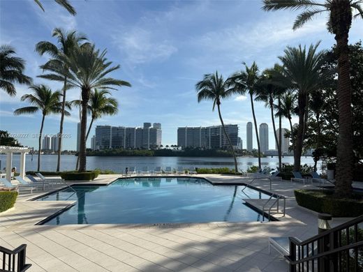 Complexes résidentiels à Aventura, Comté de Miami-Dade