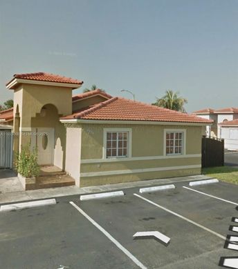 Villa in Hialeah Gardens, Miami-Dade County