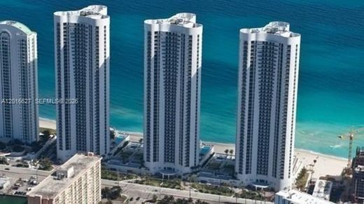 Residential complexes in Sunny Isles Beach, Miami-Dade