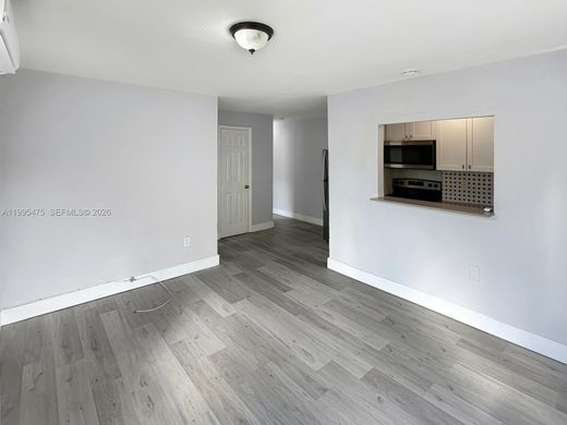 Residential complexes in South Miami, Miami-Dade
