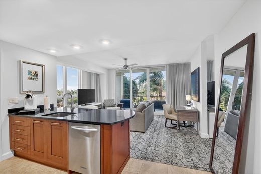 Residential complexes in Palm Beach Shores, Palm Beach