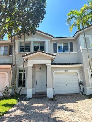 Αστικό ακίνητο σε Doral, Miami-Dade County