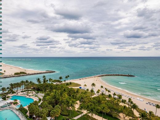 Residential complexes in Bal Harbour, Miami-Dade