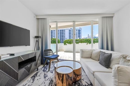 Residential complexes in Fort Lauderdale, Broward County
