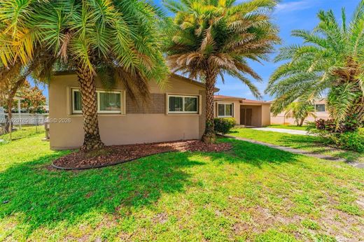 Villa Miami Gardens, Miami-Dade County