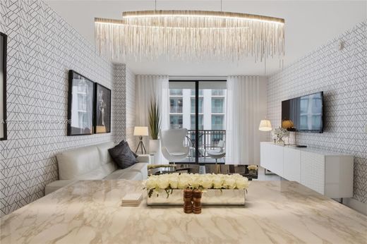 Residential complexes in Coral Gables, Miami-Dade