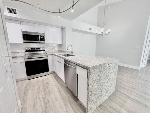 Residential complexes in Pembroke Pines, Broward County