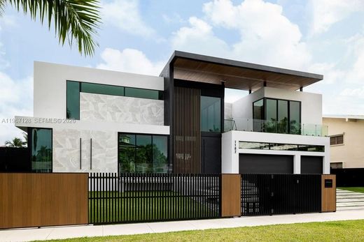 Villa in Hallandale, Broward County