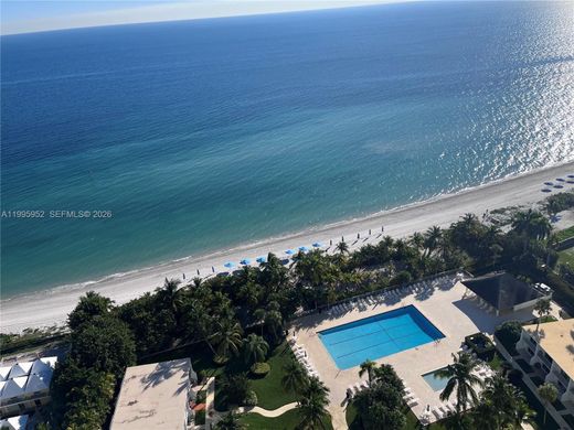 Residential complexes in Key Biscayne, Miami-Dade