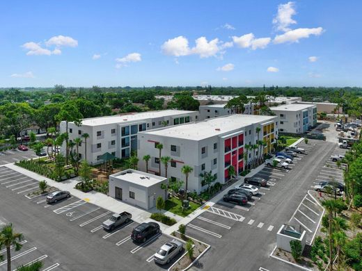 Complexos residenciais - Palm Springs, Palm Beach County