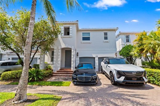 Villa Aventura, Miami-Dade County