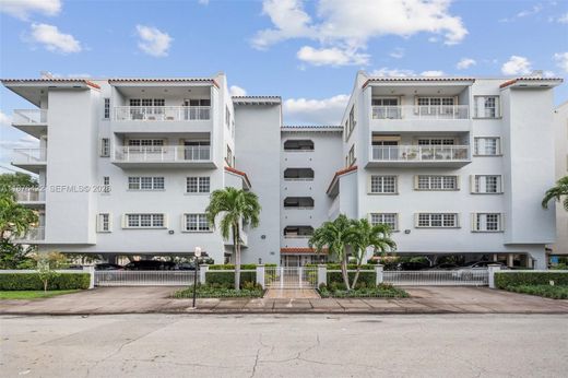 Residential complexes in Coral Gables, Miami-Dade