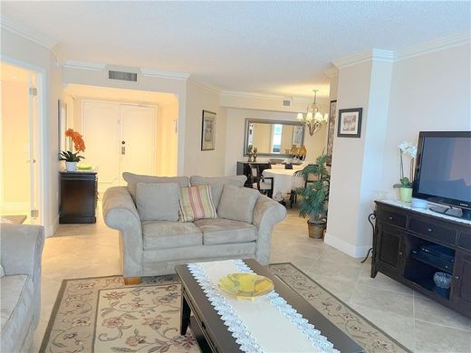 Residential complexes in Fort Lauderdale, Broward County
