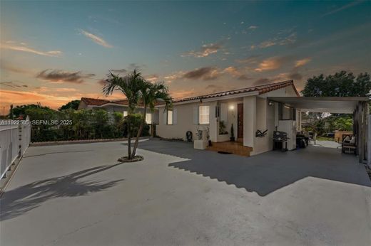 Villa a Hialeah, Miami-Dade County