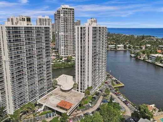 Residential complexes in Aventura, Miami-Dade