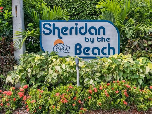 Residential complexes in Hollywood, Broward County