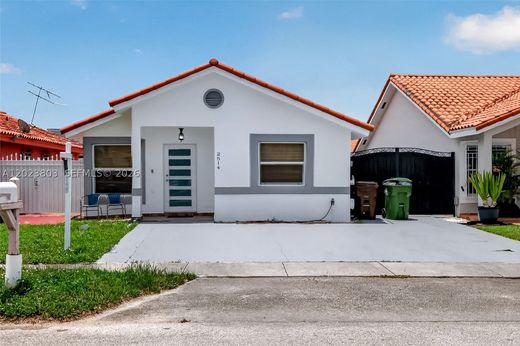 Willa w Hialeah, Miami-Dade County