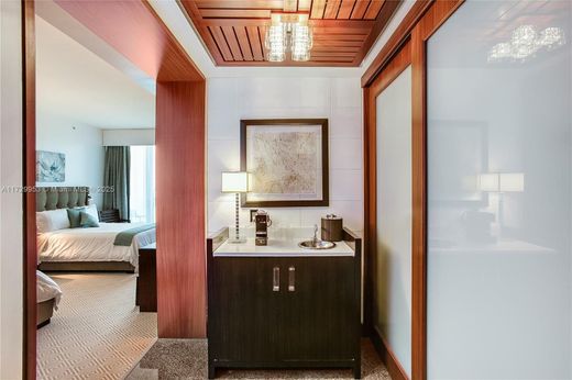 Residential complexes in Bal Harbour, Miami-Dade