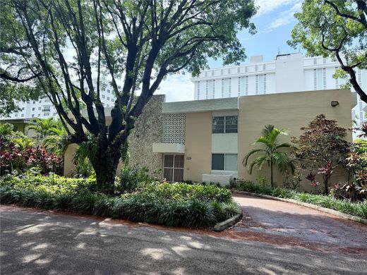 Residential complexes in Coral Gables, Miami-Dade