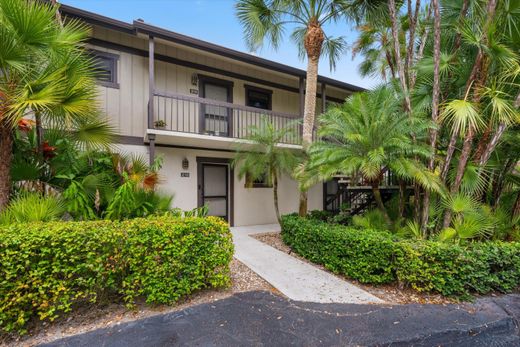 Residential complexes in Wellington, Palm Beach