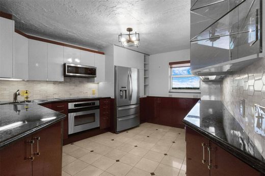 Kamienica w Deerfield Beach, Broward County