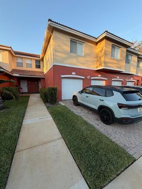Townhouse in Hollywood, Broward County