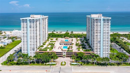 Residential complexes in Hollywood, Broward County