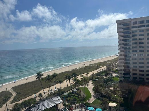 Residential complexes in Lauderdale by the sea, Broward County