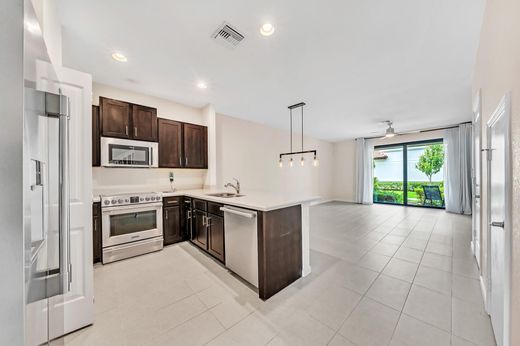 Townhouse in Oakland Park, Broward County