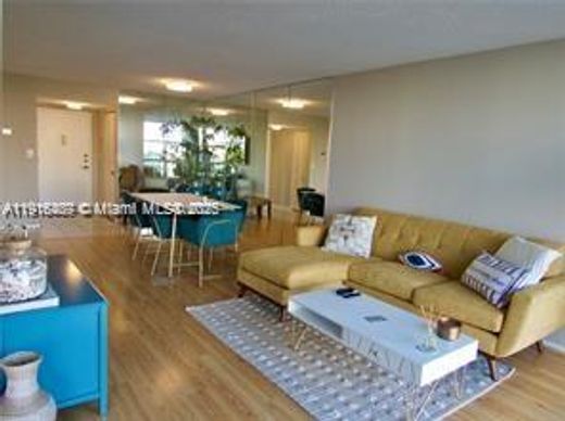 Kamienica w Hallandale Beach, Broward County