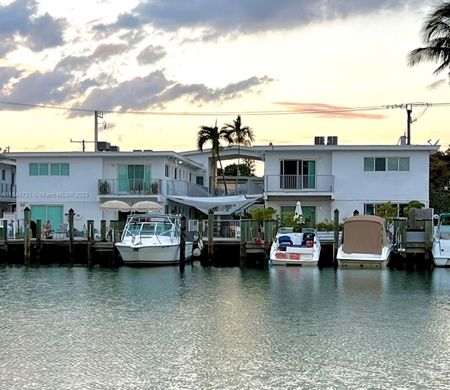 Miami Beach, Miami-Dade Countyのアパートメント・コンプレックス