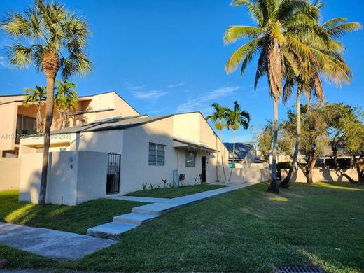 Townhouse in Miami, Miami-Dade