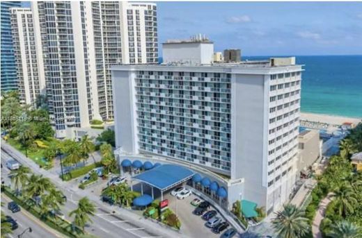 Residential complexes in Sunny Isles Beach, Miami-Dade