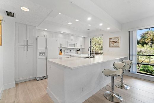 Residential complexes in Palm Beach Gardens, Palm Beach