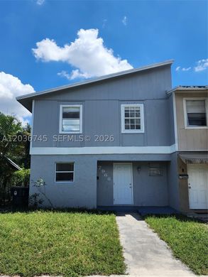 Townhouse in North Lauderdale, Broward County