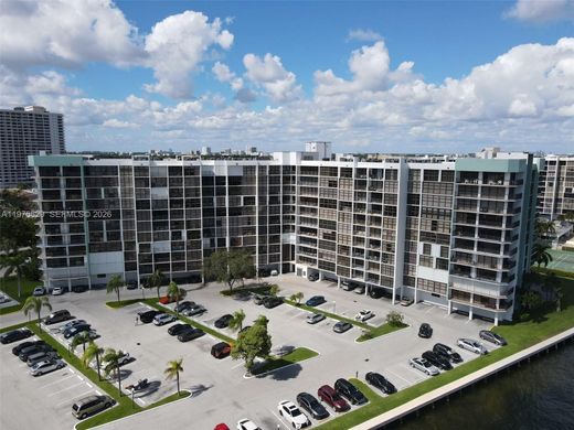 Residential complexes in Hallandale, Broward County