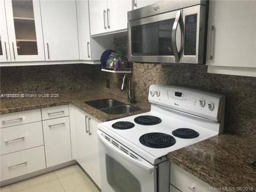 Residential complexes in Aventura, Miami-Dade