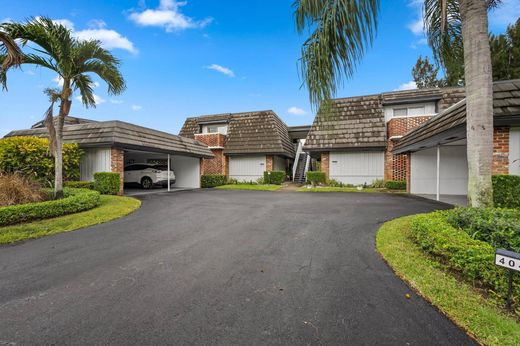 Residential complexes in Atlantis, Palm Beach