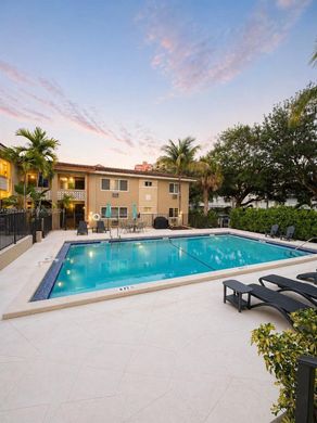 Residential complexes in Coral Gables, Miami-Dade