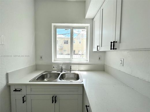 Townhouse in Miami Shores, Miami-Dade