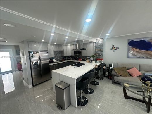 Complesso residenziale a North Miami Beach, Miami-Dade County