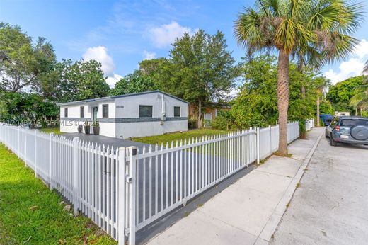 Willa w North Miami Beach, Miami-Dade County