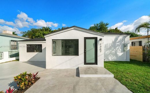 빌라 / Miami Heights Trailer Park, Miami-Dade County