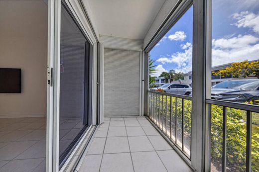 Residential complexes in Fort Lauderdale, Broward County
