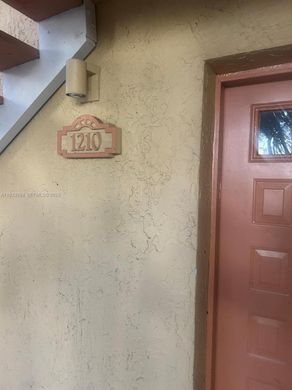 مجمع شقق ﻓﻲ Coral Springs, Broward County