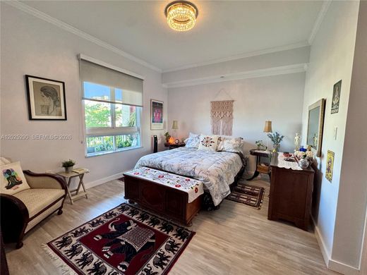 Residential complexes in Miami, Miami-Dade
