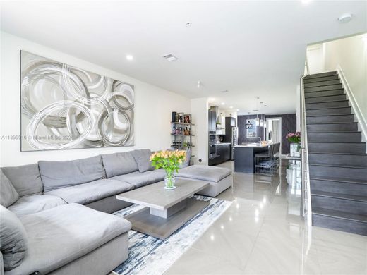 Doral, Miami-Dade Countyのアパートメント・コンプレックス